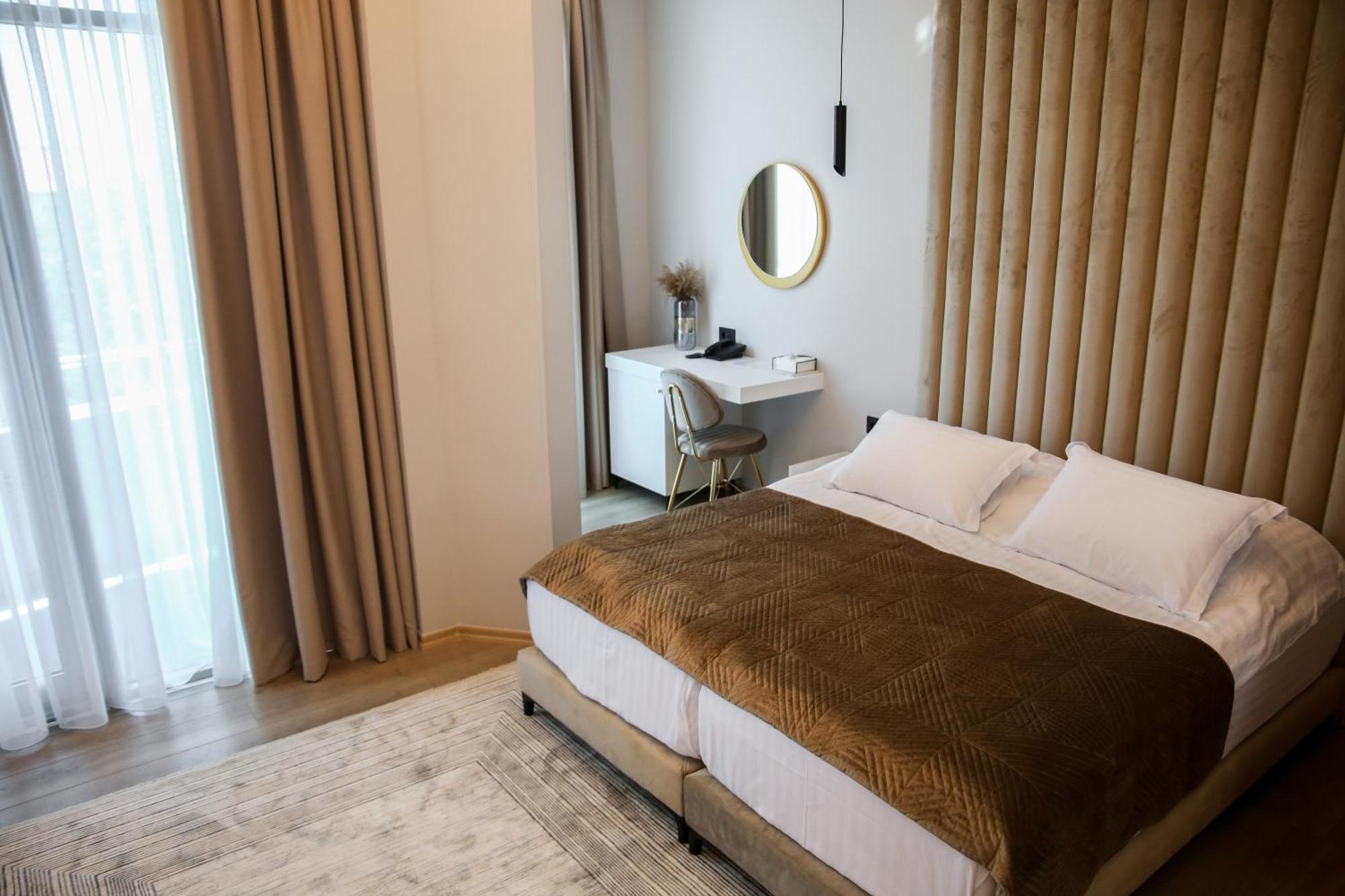 Sky View Hotel Korça Kültér fotó