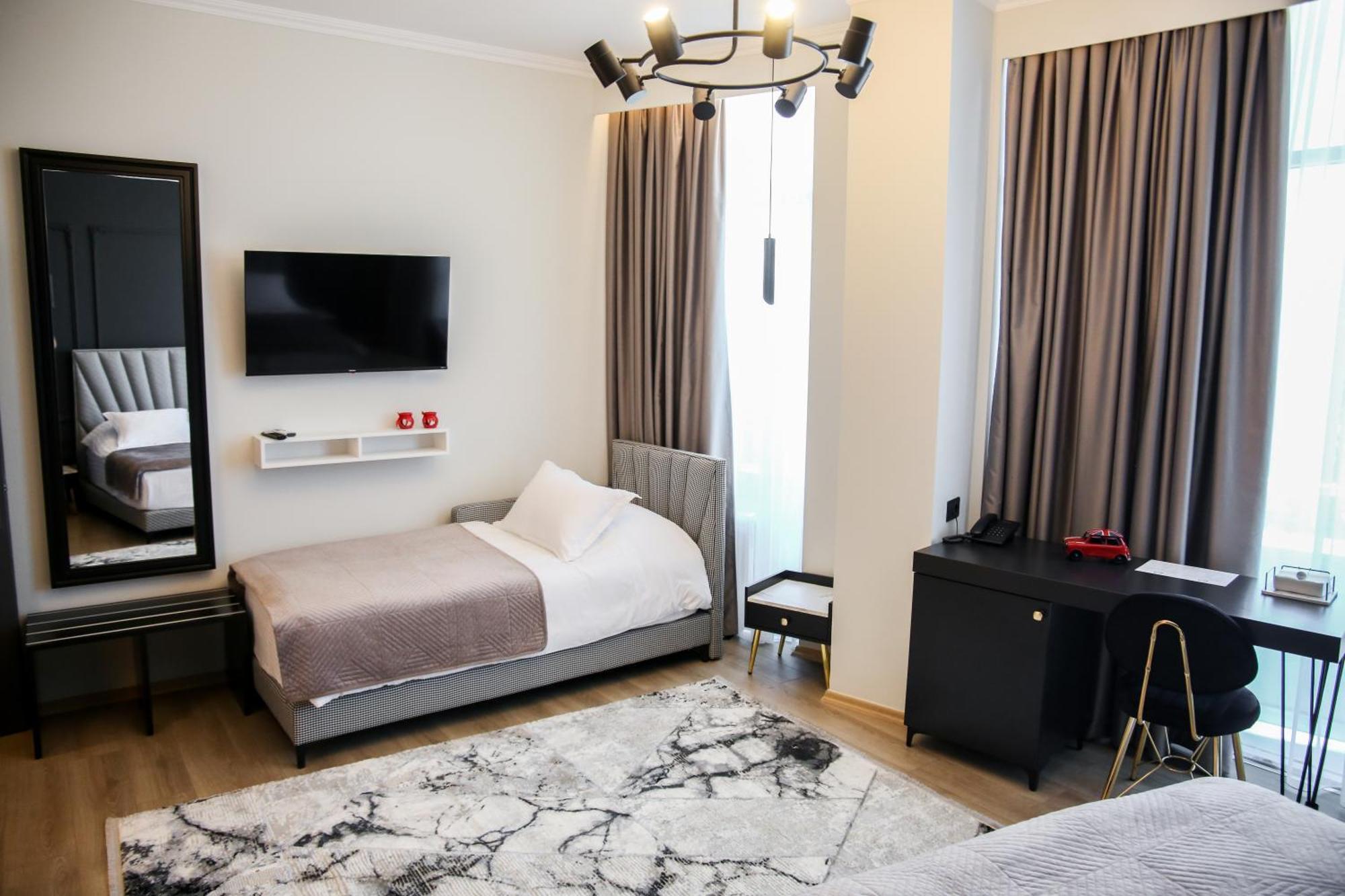 Sky View Hotel Korça Kültér fotó