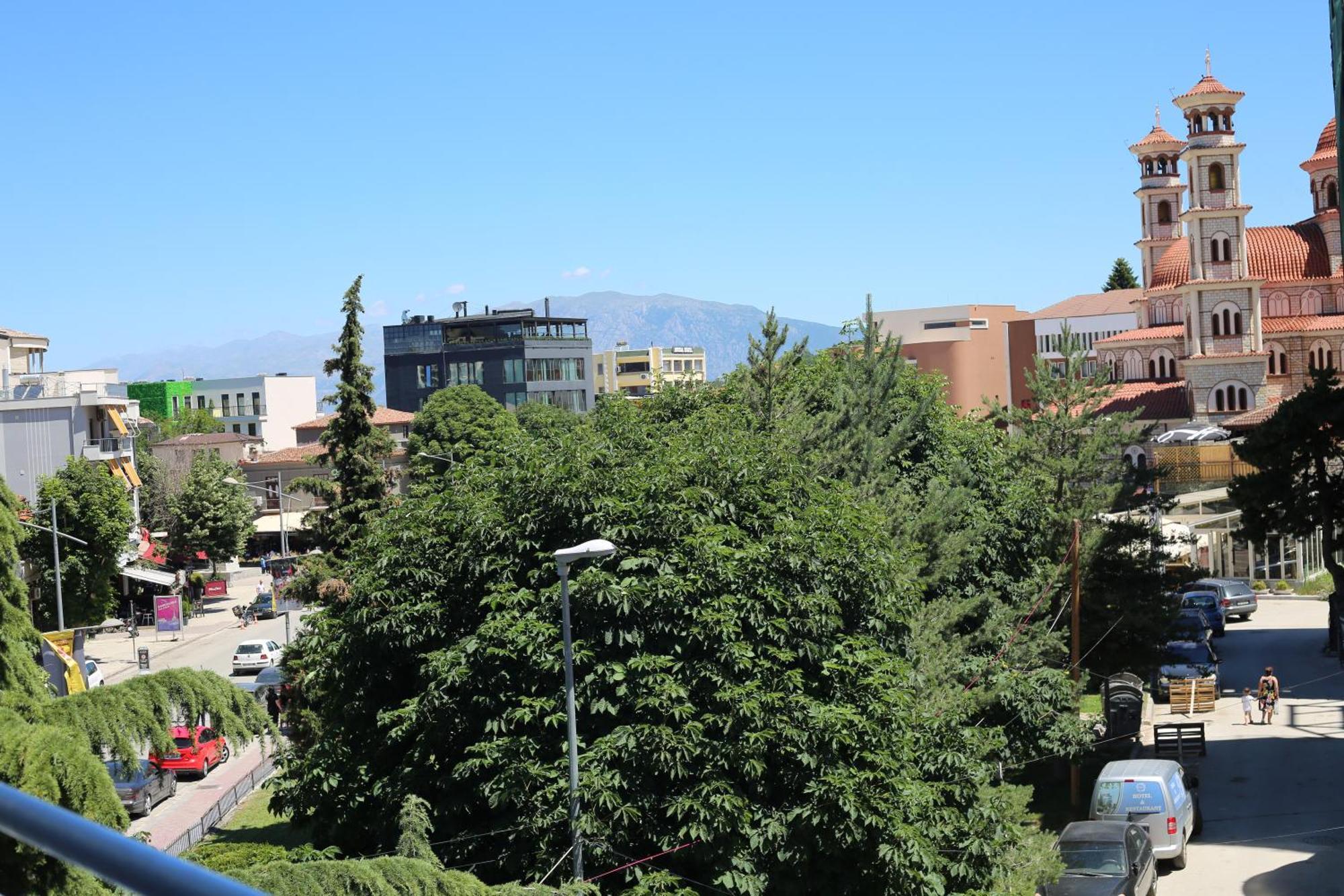 Sky View Hotel Korça Kültér fotó